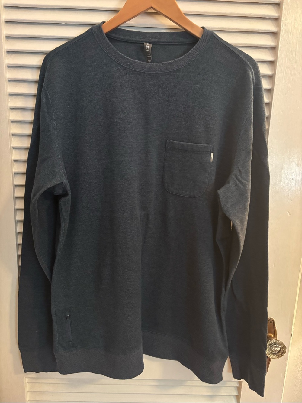 Vuori Men's Crewneck Pocket Sweatshirt - Dark Slate